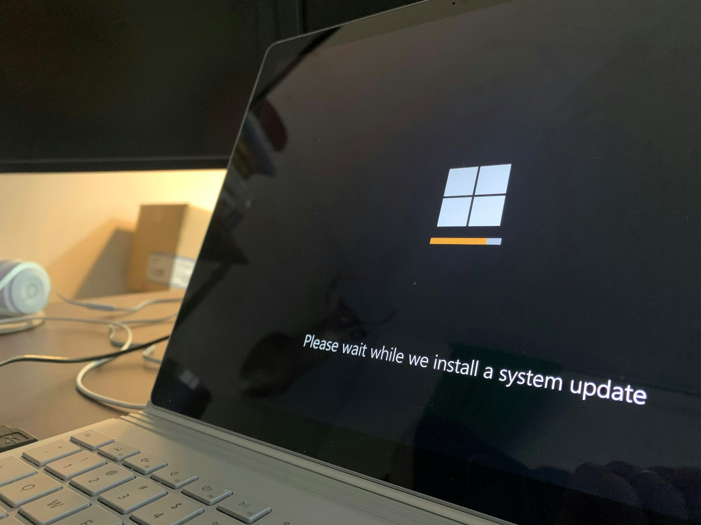 A computer screen that has a system update.